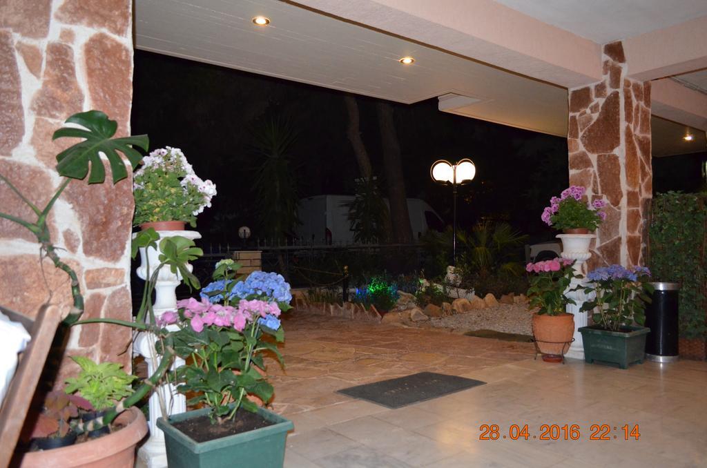 Apartments Zoumperi Nea Makri Exterior photo