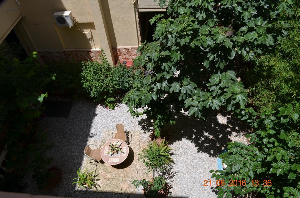 Apartments Zoumperi Nea Makri Exterior photo