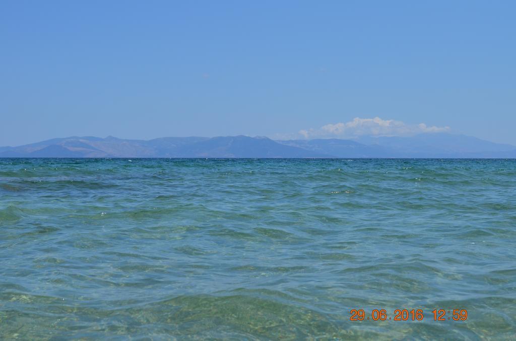 Apartments Zoumperi Nea Makri Exterior photo